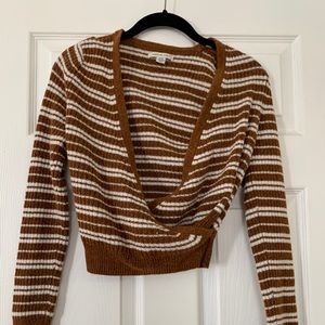 AE cropped top